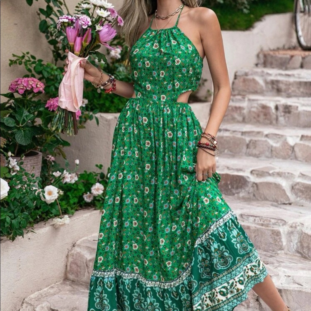 Green cutout maxi dress - Picture 2 of 7